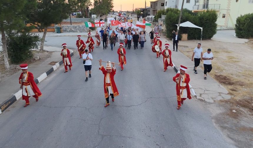 9. Uluslararası Beyarmudu Halk Dansları Festivali Kortejlerle Başladı