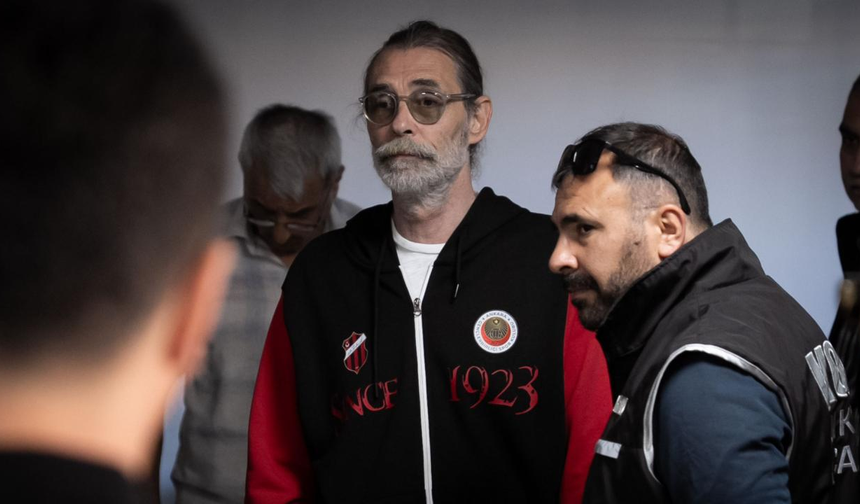Erdal Beşikçioğlu, Etimesgut Belediye Başkanlığından uzaklaştırıldı