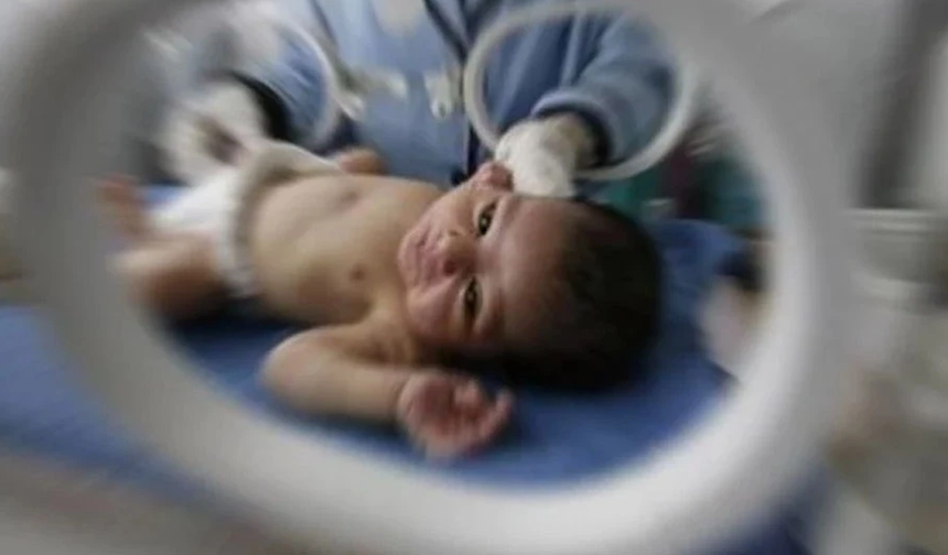 Pakistan’da bir hastanede çıkan yangında en az 15 bebek hayatını kaybetti