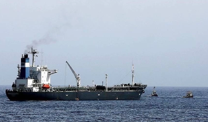 Abu Dabi Ulusal Petrol Şirketi: Bu hafta Hürmüz Boğazı'nda 3 gemimiz saldırıya uğradı