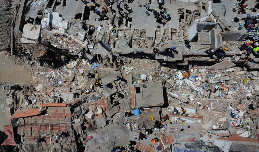 Kolombiya'da depremde ölenlerin sayısı 294'e yükseldi