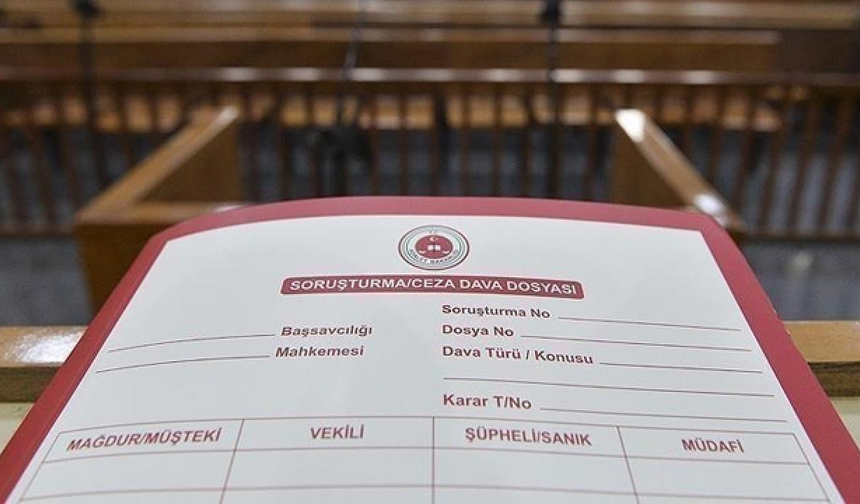Stadyumda küçük çocuğa forma müdahalesi