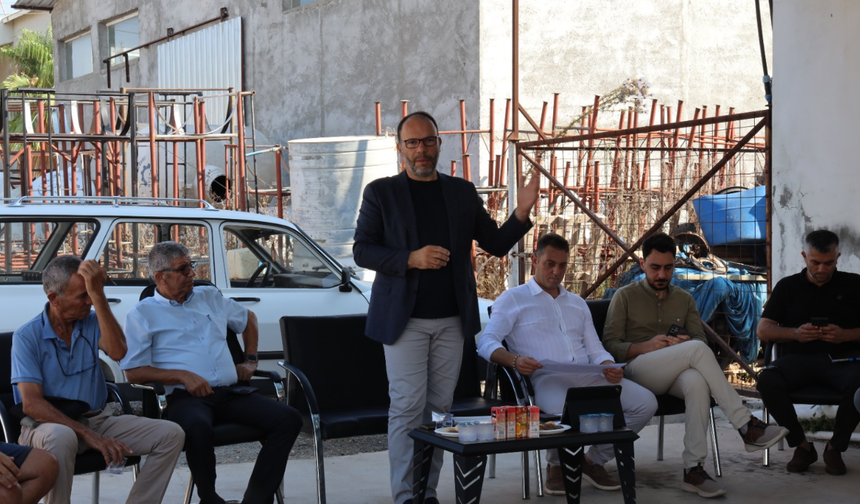 Sadıkoğlu esnafla bir araya geldi