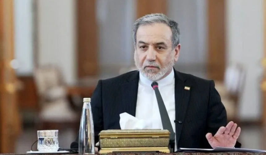 İran: ABD kendi krizini örtüyor