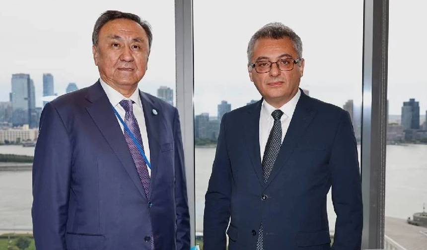 Tufan Erhürman, TDT Genel Sekreteri Kubanıçbek Ömüraliyev ile görüştü