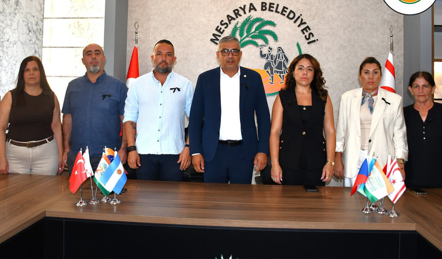 FESTİVAL İÇİN GELEN EKİPLERDEN BAŞKAN LATİF'E NEZAKET ZİYARETİ