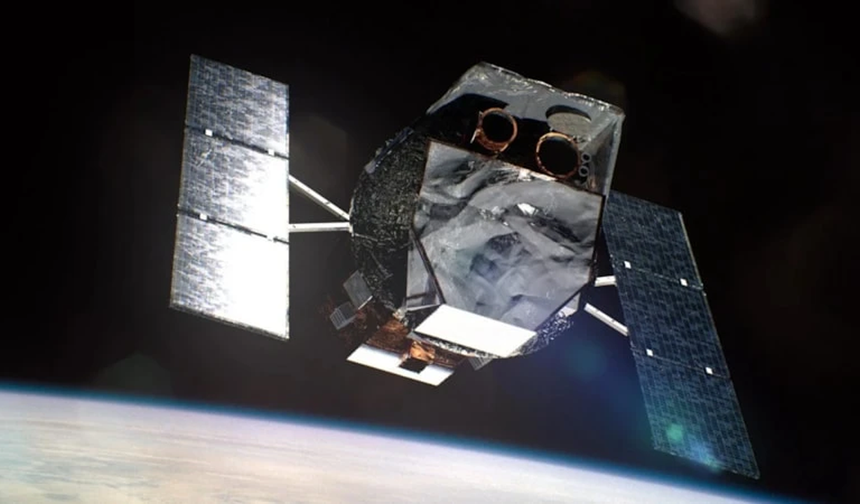 NASA, Dünya'ya doğru düşen Swift teleskobunu yeniden çalıştırdı
