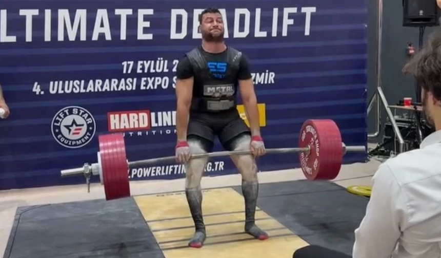 Milli sporcu Hüsnü Batıkan, İzmir’deki Ultimate Deadlift Şampiyonası’nda şampiyon oldu