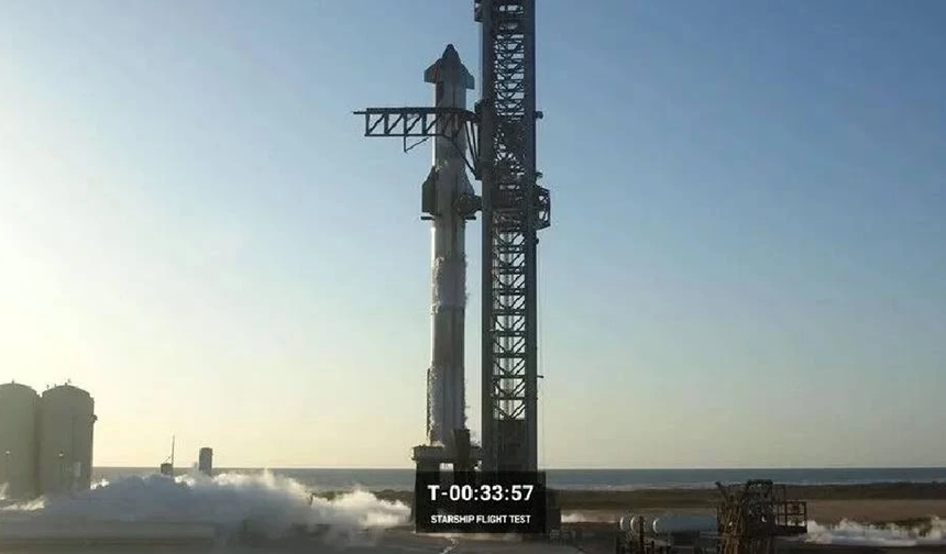 SpaceX, dünyanın en büyük roketini ilk yörünge uçuşuna hazırlıyor