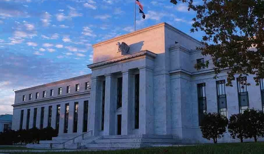 Fed'e ilişkin şahin beklentiler dolar endeksini yaklaşık 2 ayın zirvesine taşıdı
