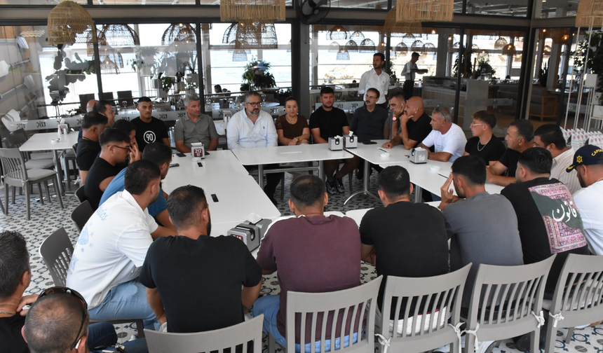 Şenkul, deniz faciasında kurtarma çalışmalarına destek verenlere plaket takdim etti