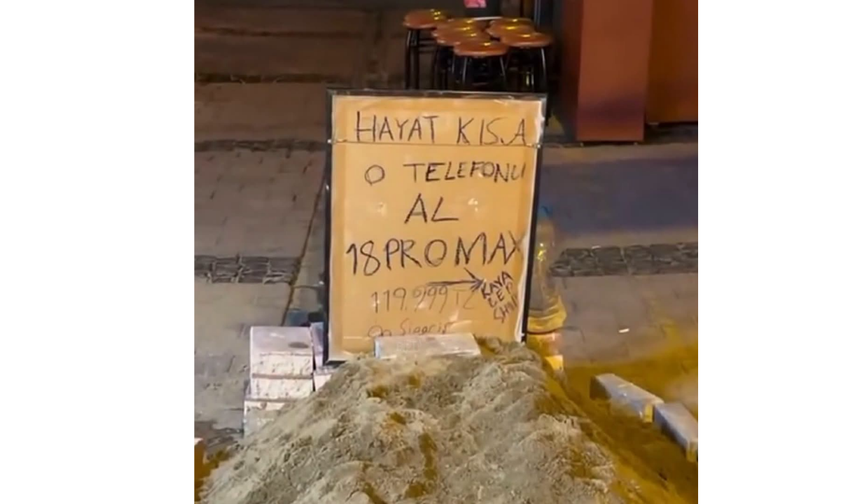 Sokak Ortasında Mezar