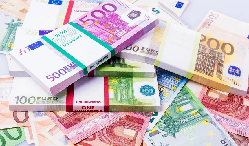Sterlin 65,25 TL, euro 56,05 TL, dolar 48,80 TL’den işlem görüyor