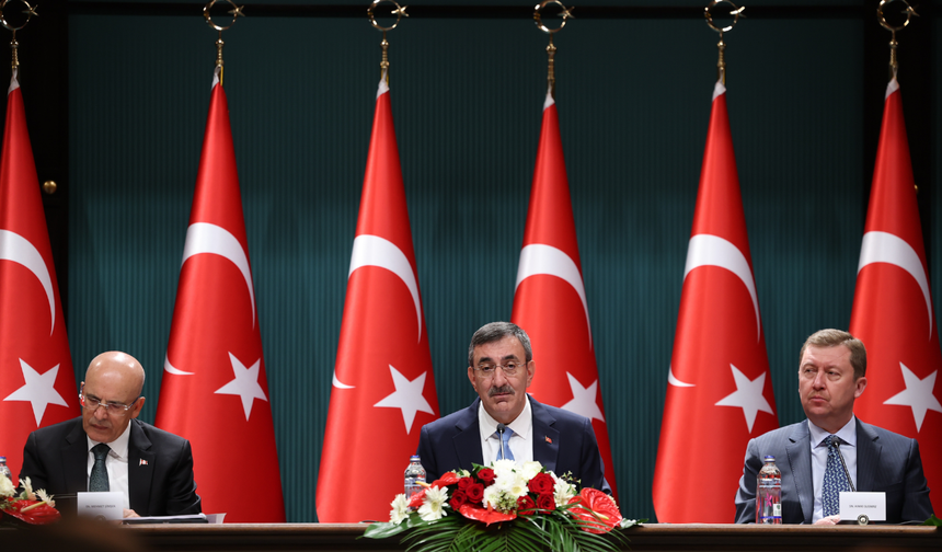 Cevdet Yılmaz: “Yıl sonu enflasyon tahminimiz yüzde 28,4'e yükseldi”
