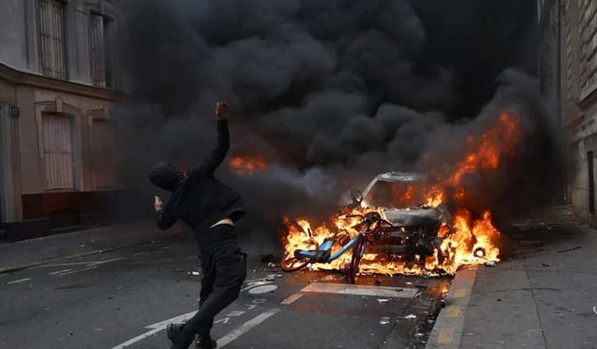 Paris'teki protestolarda 195 kişi gözaltına alındı
