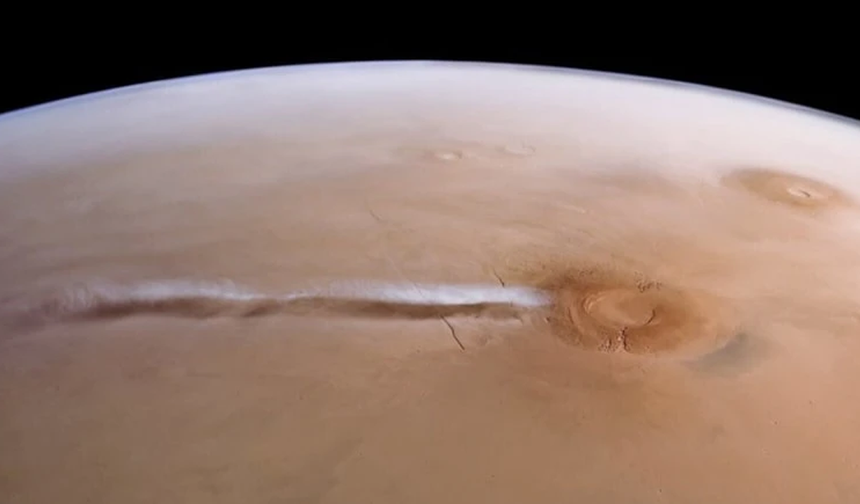 Bilim insanları, Mars'taki gizemli bulutun sırrını çözdü
