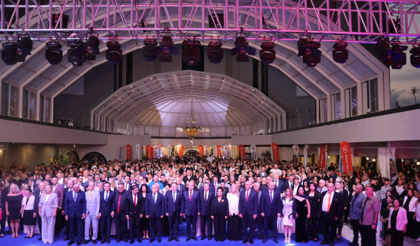 UBP Yıldönümünde Yoğun Kalabalık