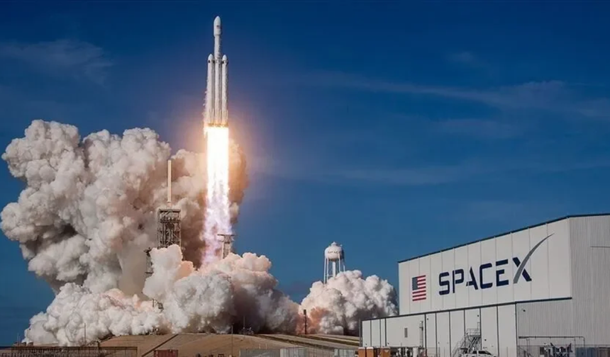 Elon Musk: Gelecek yıl Amerika'daki her çocuğa SpaceX hisselerimden birini vereceğim