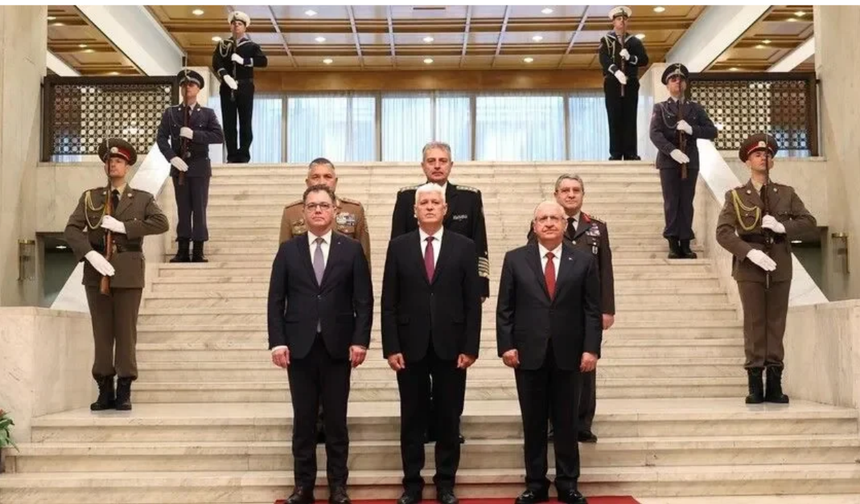 Bulgaristan, Romanya ve Türkiye savunma bakanlarından Sofya'daki toplantının ardından ortak açıklama