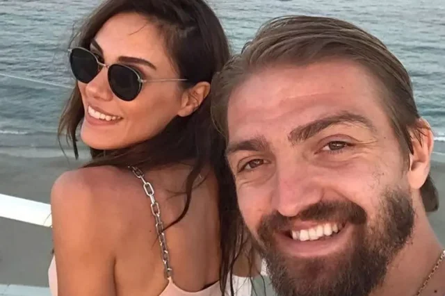 Caner Erkin Esi Sukran Ovali Ile Ilk 19567702 3619 M