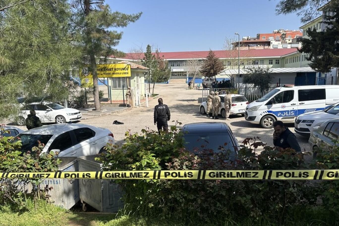 Şanlıurfa’da liseye silahlı saldırı: 16 kişi yaralandı
