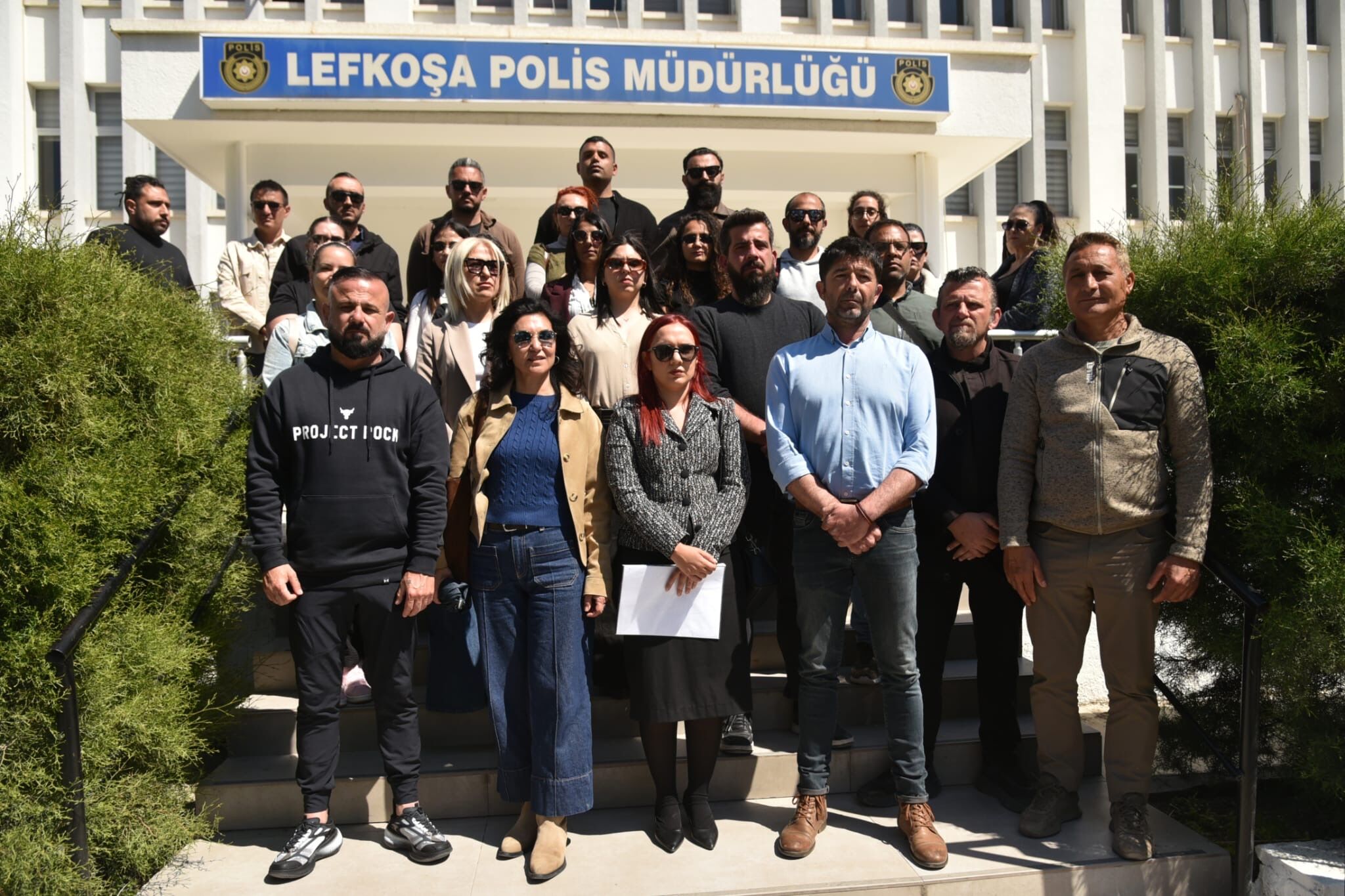 KTOEÖS Lefkoşa Polis Müdürlüğü önünde basın açıklaması yaptı