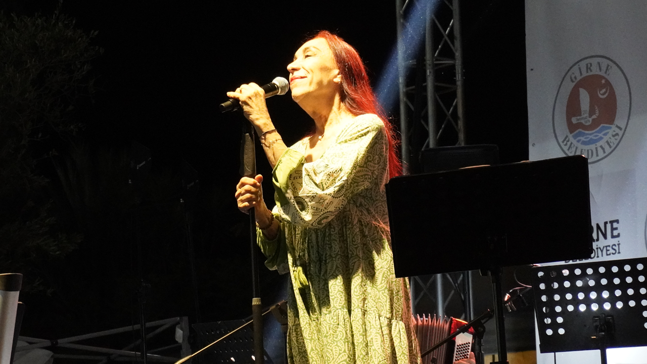 18. Girne Ozanköy Pekmez Festivali'nde bu gece Sinan Güzen konseri var