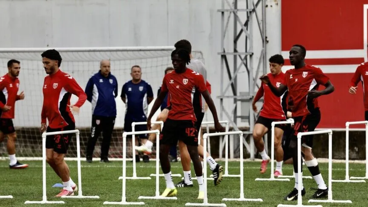 Samsunspor, Süper Lig'de yarın Erzurumspor FK'ye konuk olacak