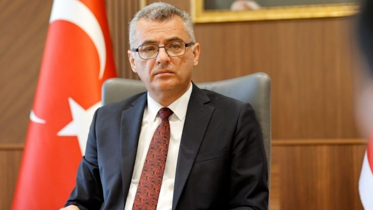 Karma oy yasasını Meclis'e iade etti