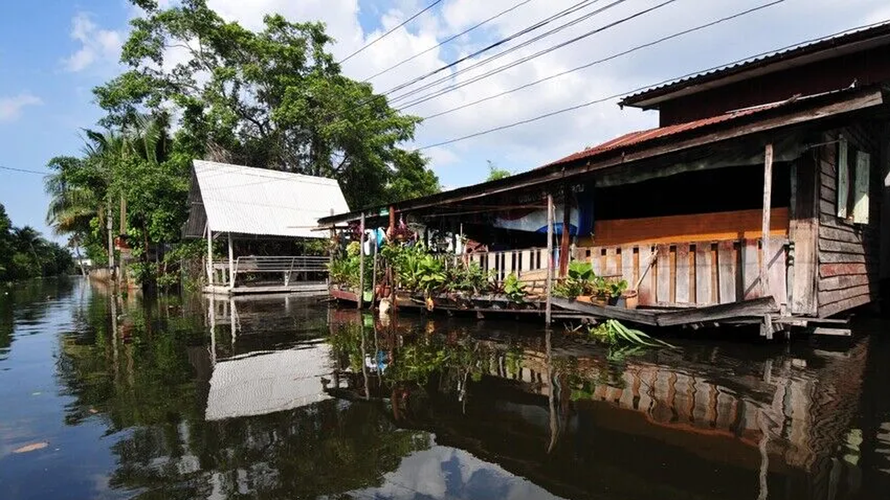 Tayland'ın başkenti Bangkok'taki 50 bölgenin tamamı afet bölgesi ilan edildi