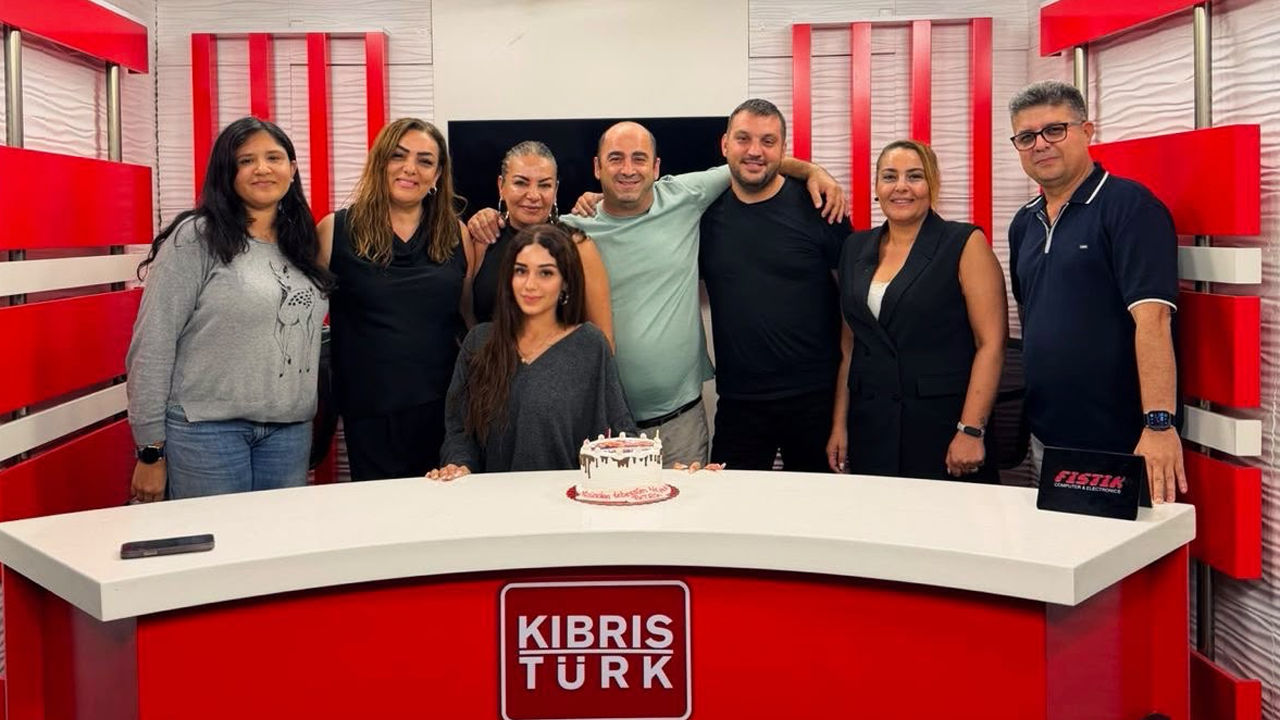 KIBRIS TÜRK MEDYA GRUBU’NDA DUYGU PEHLİVAN’A DOĞUM GÜNÜ SÜRPRİZİ