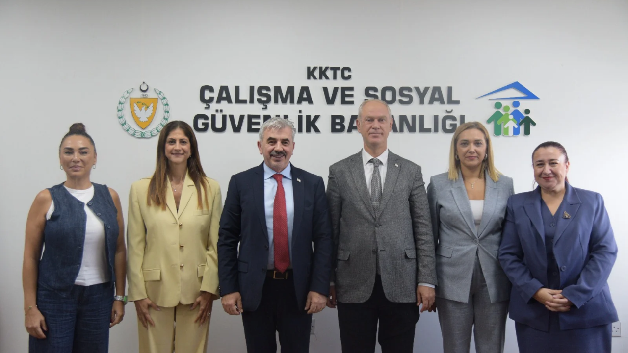 SOSYAL HİZMETLER İLE TELSİM'DEN GÜVENLİ İNTERNET VE AFET İLETİŞİMİ İÇİN İŞ BİRLİĞİ