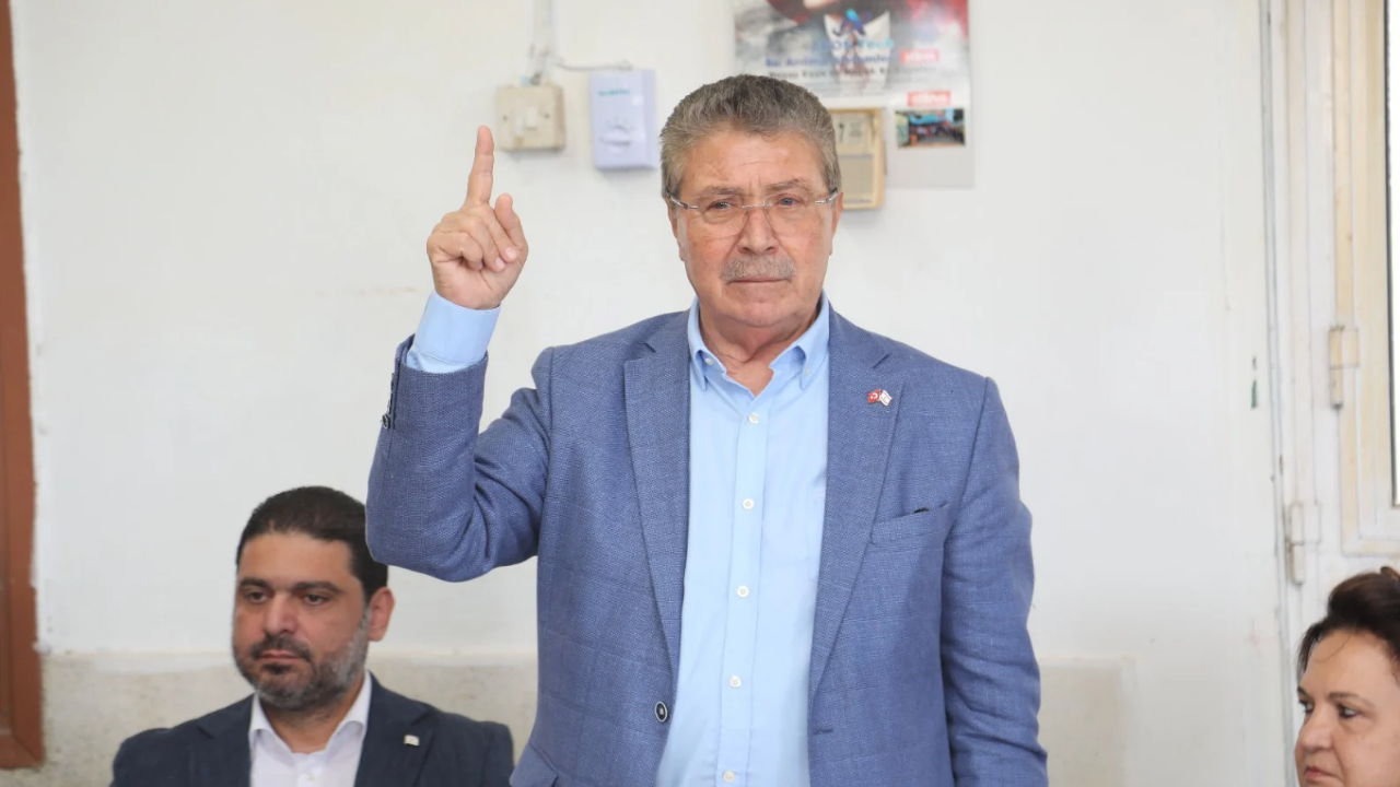 Başbakan Üstel bazı Karpaz köylerini ziyaret etti