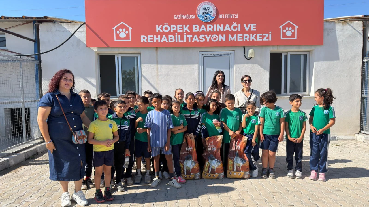 Öğrencilerden GMB Başkanı Uluçay’a ziyaret ve hayvan barınağına bağış